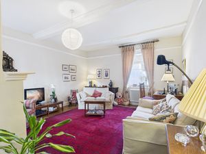 Lounge- click for photo gallery